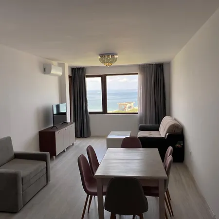 Apartments Pomorie דירה *