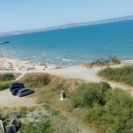 Apartments Pomorie דירה *